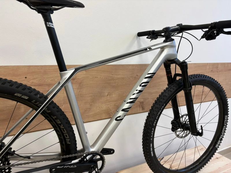 Canyon Exceed cf7 - karbonová kola Reynolds