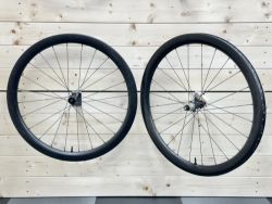 EIE karbonová gravel kola | ER270 ceramic | ARG45TC32H | DT Swiss Competition Race | 1411 gramů