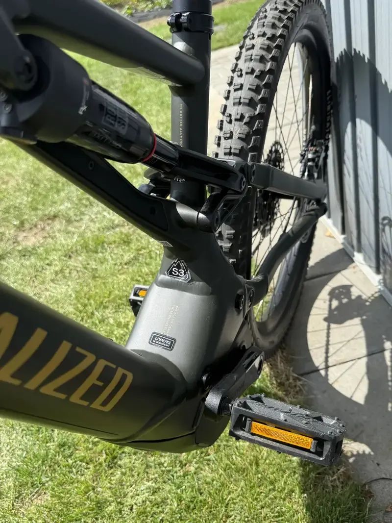 Celoodpružené elektrokolo Specialzed Levo Alloy NB 2024 , vel.S3 , barva tmavě zelená