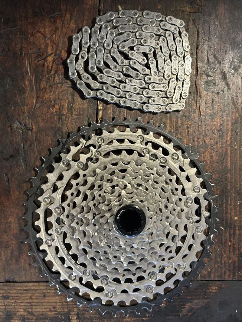 kazeta + řetěz Shimano SLX M7100 10-51 zubů