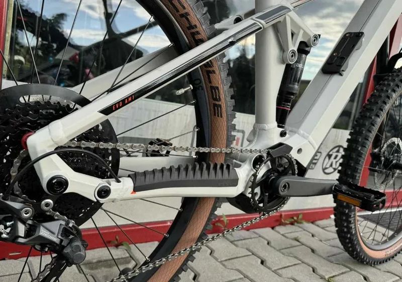 🔥🔥 SLEVA 65.000Kč -47%🔥🔥 Bulls Sonic EVO AM1 29/27,5 750Wh - M / L