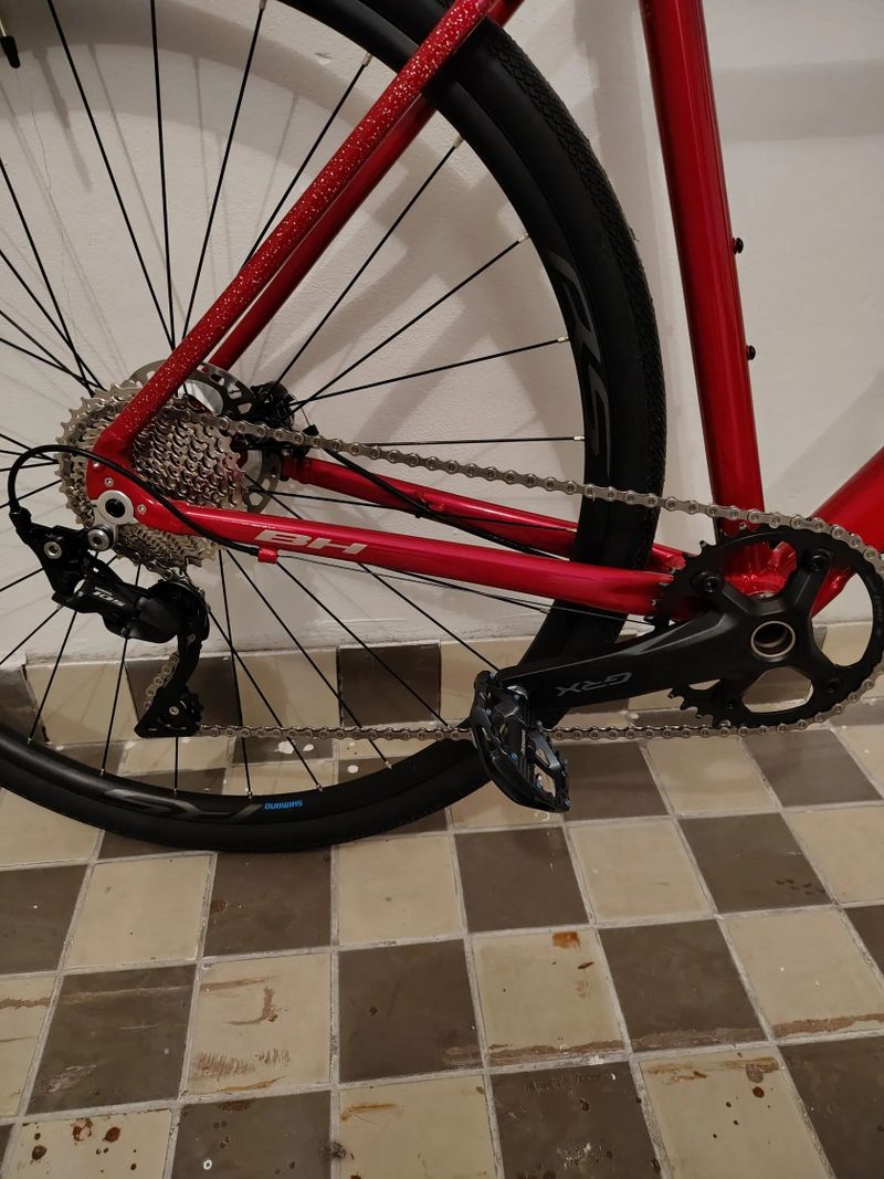 Prodám nový gravel BH Gravel X na 170 - 175cm jezdce