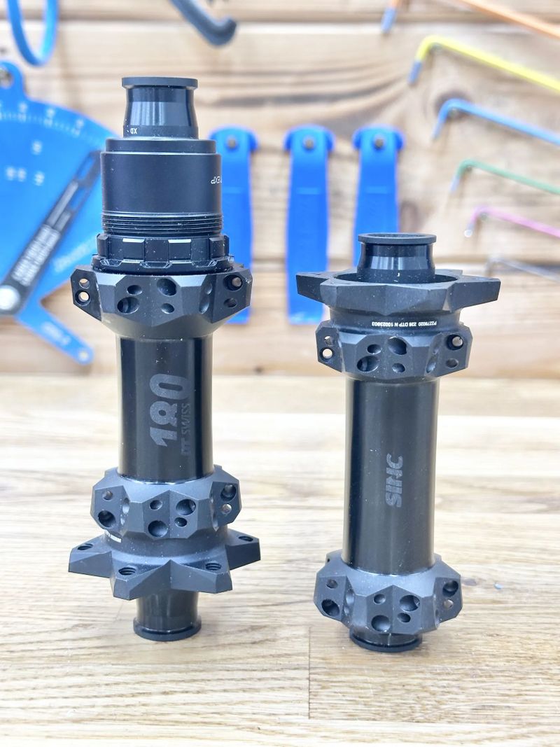 MTB náboje DT Swiss 180 - speciální edice pro kotouče na 6 děr