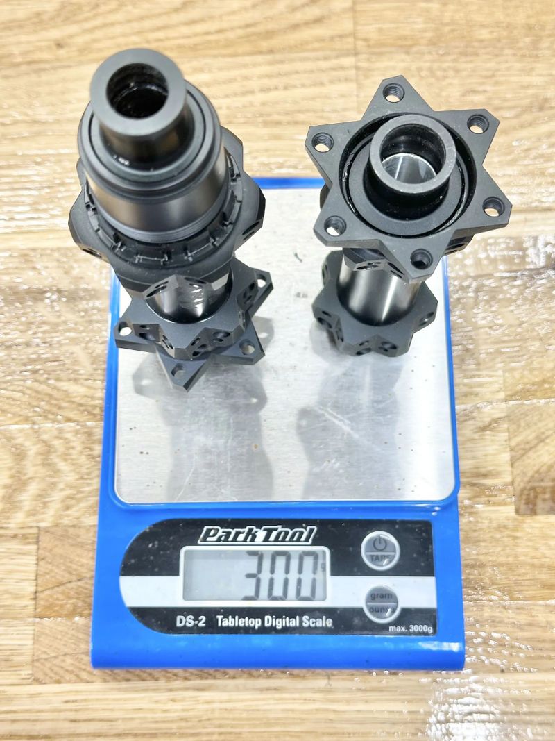 MTB náboje DT Swiss 180 - speciální edice pro kotouče na 6 děr