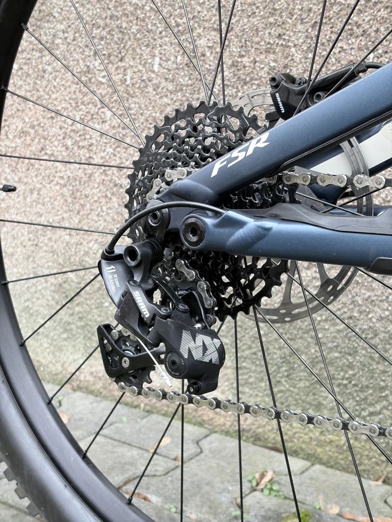 REZERVOVÁNO Specialized Turbo Levo 29", vel. L