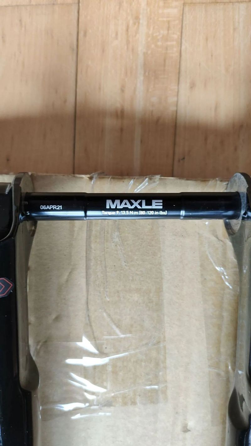 Nová 29" vidlice Rockshox SID SL Ultimate 15x110 boost (1326g)