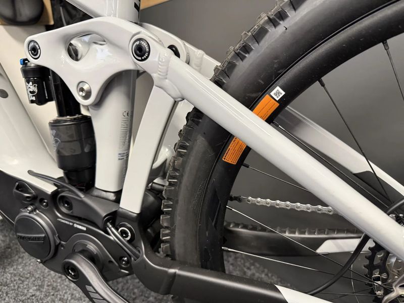 GIANT Reign E+ 1 750Wh vel. L NOVÉ PC. 168TIS. FOX 38