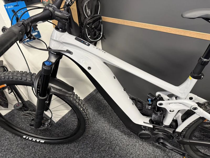 GIANT Reign E+ 1 750Wh vel. L NOVÉ PC. 168TIS. FOX 38