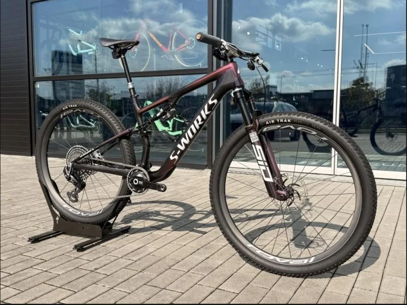 Specialized S-Works Epic 8 Flight Attendant / Roval World Cup / Trickstuff