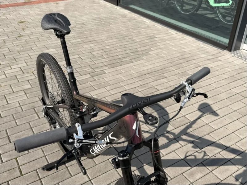 Specialized S-Works Epic 8 Flight Attendant / Roval World Cup / Trickstuff