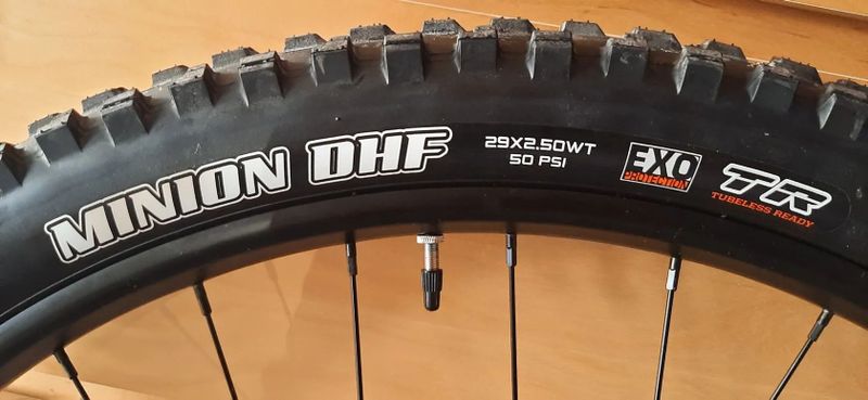 Maxxis Minion DHR + DHF