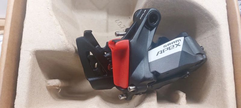 Přehazovačka Sram Apex XPLR AXS - bez baterie 3500,--