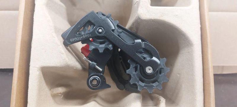 Přehazovačka Sram Apex XPLR AXS - bez baterie 3500,--