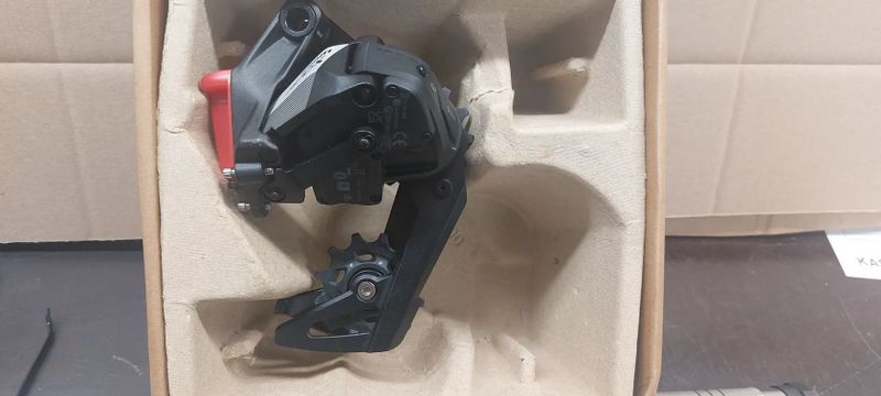 Přehazovačka Sram Apex XPLR AXS - bez baterie 3500,--