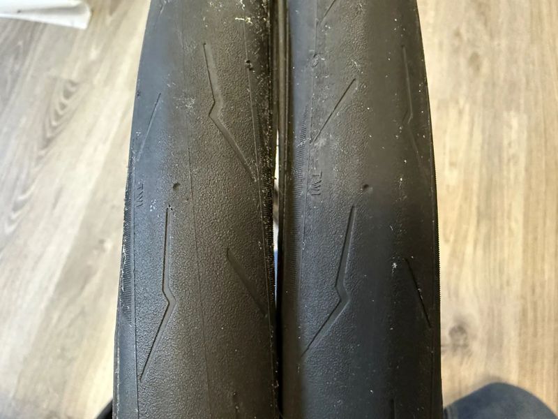 2x Silniční plášť pirelli P-Zero Race TLR RS, 28mm