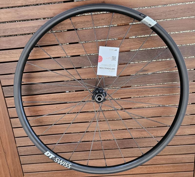 DT SWISS G1800 Spline DB 25 Ratchet LN18 - zapletená kola pro gravel biky - NOVÁ