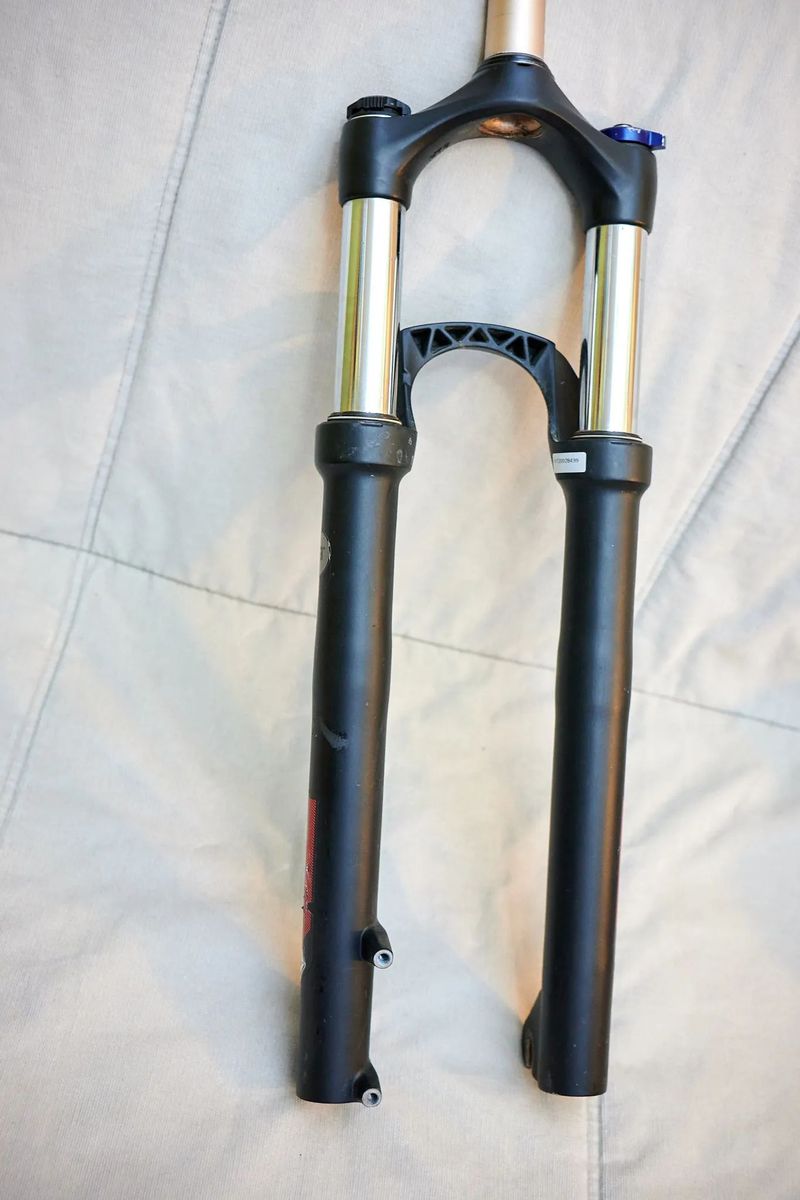 Odpružená vidlice ROCK SHOX XC32 TK SoloAir 100 29 Disc, uzamykatelná