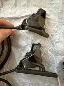 Hydraulické páky + třmeny SRAM Rival AXS D1 (12s)