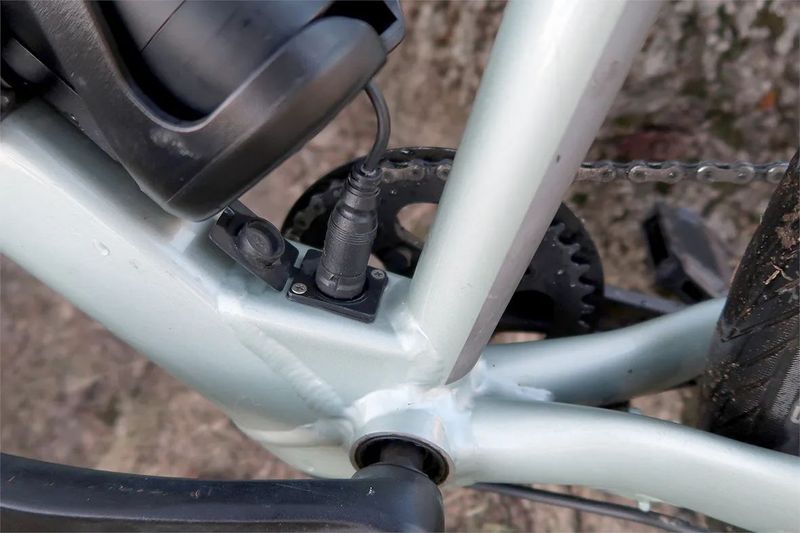 Cannondale Quick NEO SL, velikost M, Mahle přídavná baterie, 450 Wh