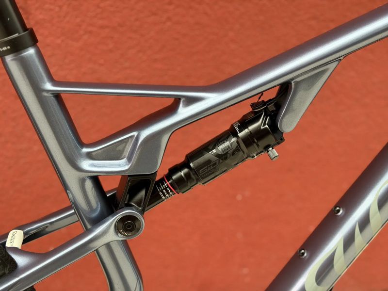 Wilier Urta Max SL/ AXS/ karb.kola/ KFX Kokpit