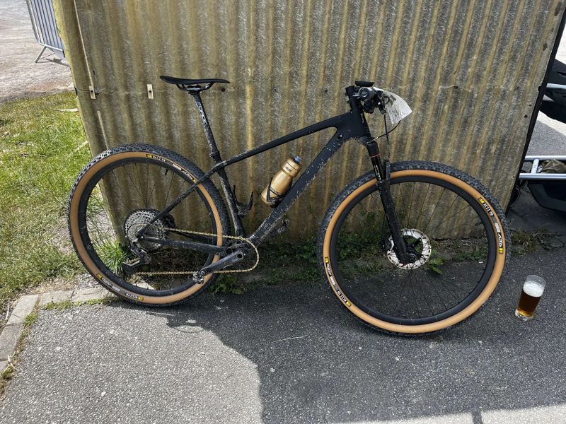 Karbonová střela 8,9kg 