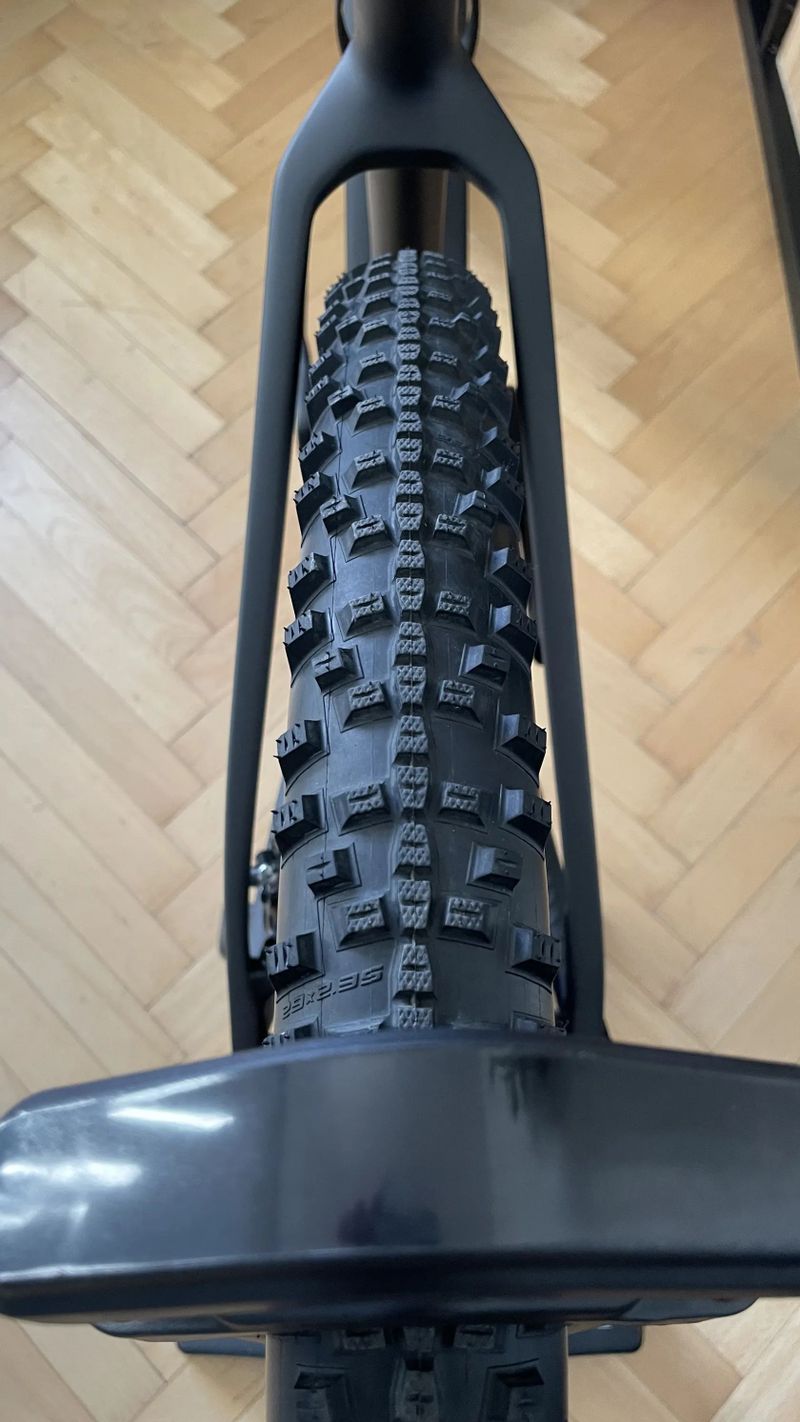 Scott Scale 940 carbon Black / vel.M / zánovní