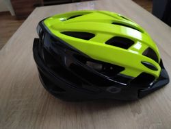 Prodám novou nepoužitou cyklistikou helmu. 