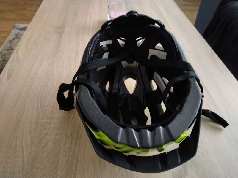 Prodám novou nepoužitou cyklistikou helmu. 