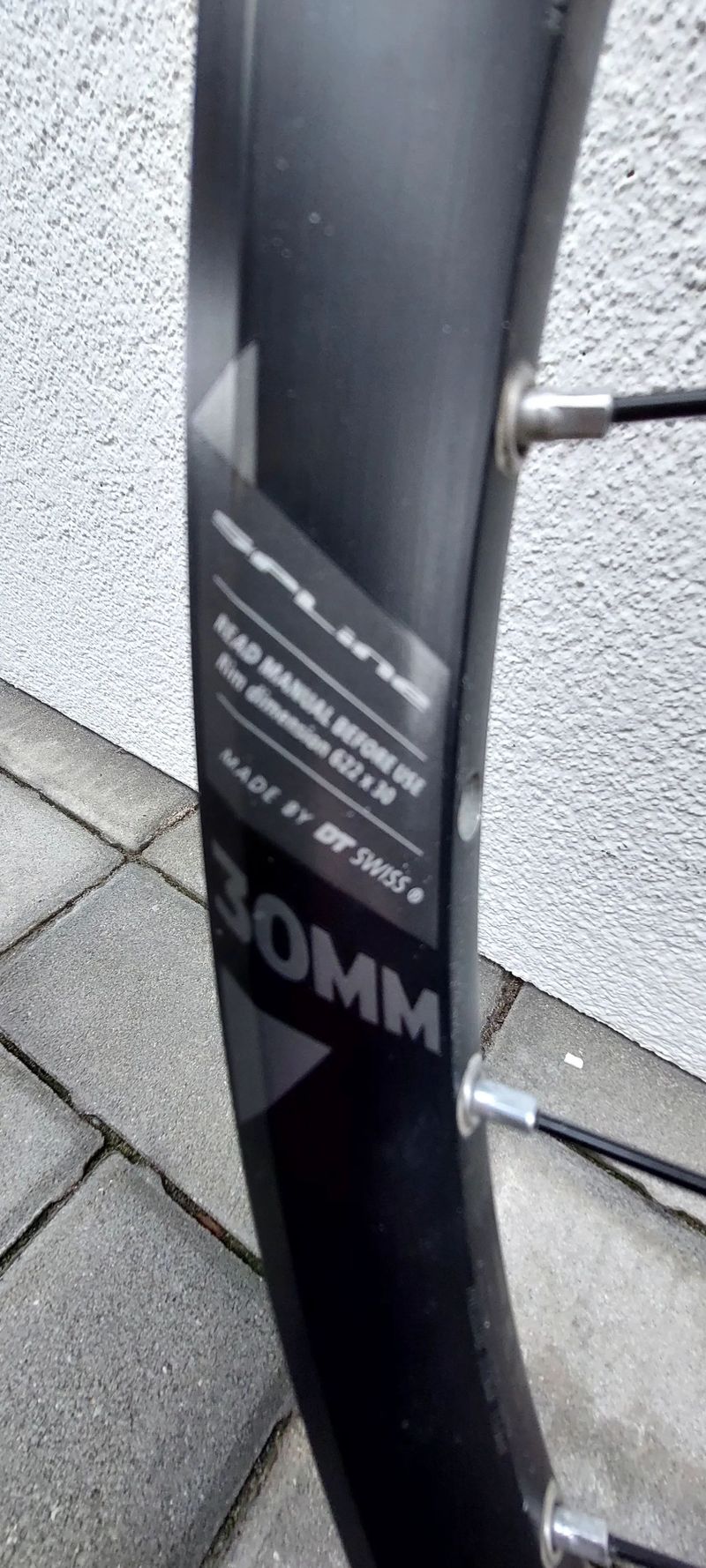 Nové zadni kolo 29" Newmen/DT Swiss 1900