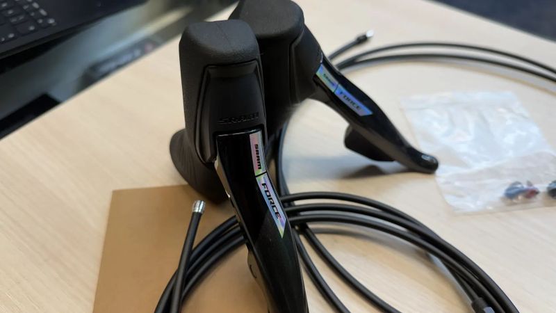 Páky Sram Force AXS & Hadice