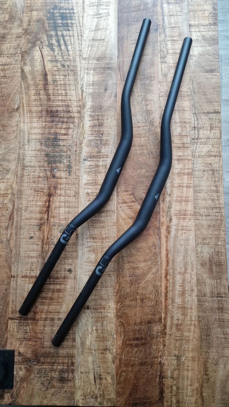 řidítka Canyon G5 AL 31,8mm, rise 40mm, 760mm a 780mm