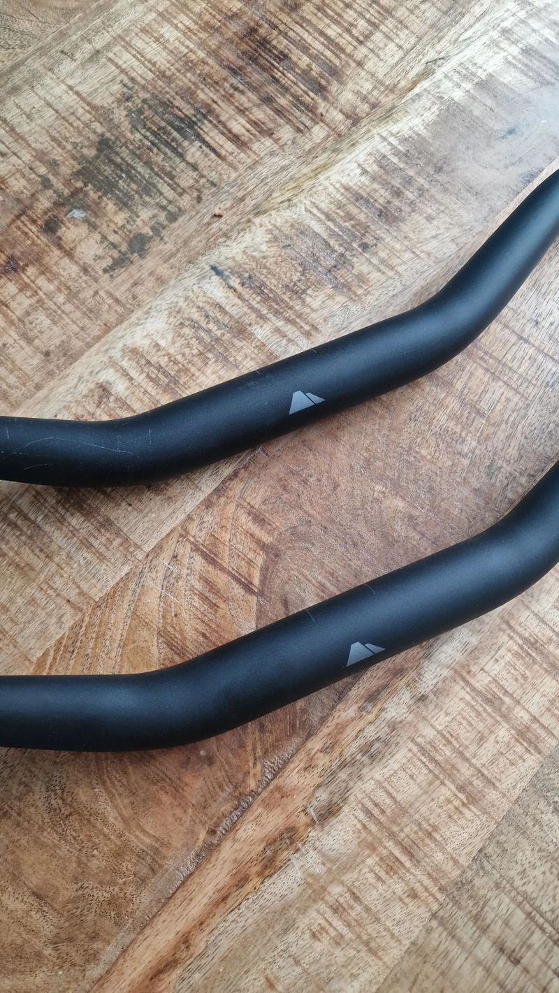 řidítka Canyon G5 AL 31,8mm, rise 40mm, 760mm a 780mm