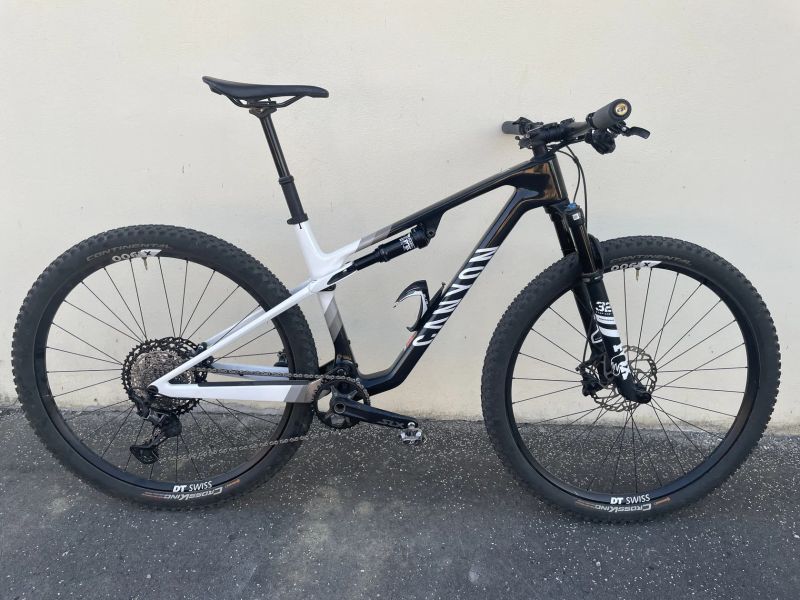 Canyon Lux WC CF6 - nový rám 