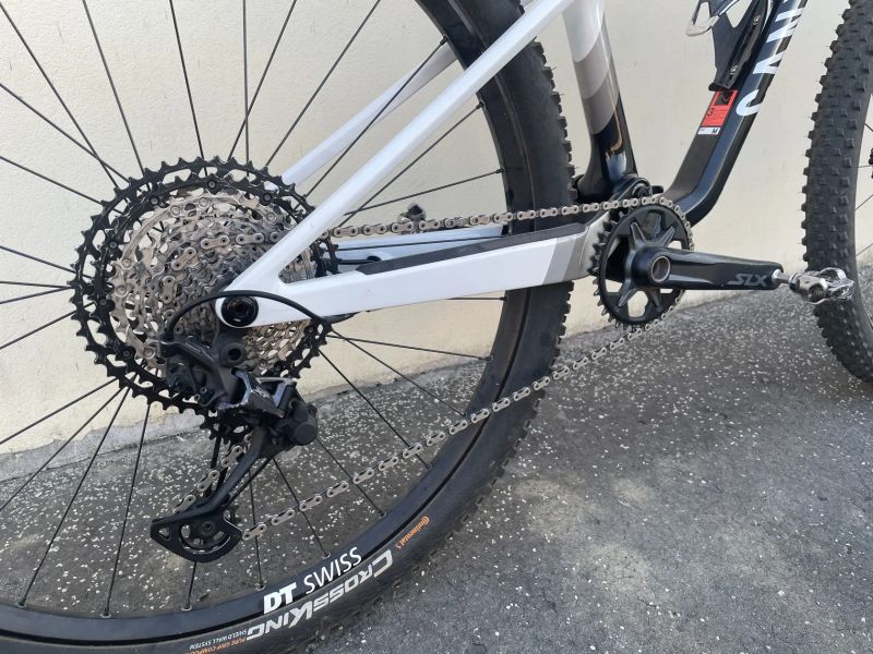 Canyon Lux WC CF6 - nový rám 