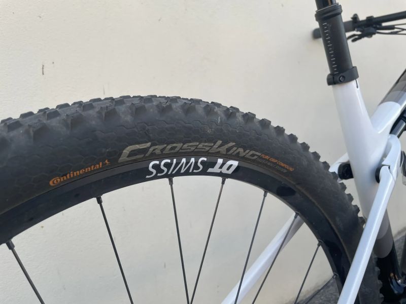 Canyon Lux WC CF6 - nový rám 