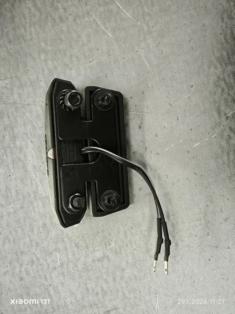 Prodám kabely k osvětlení a zadní svěla pro e kolo s motorem Bafang M500