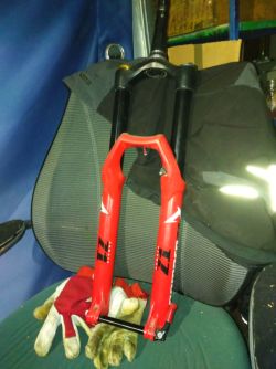 Marzochi Bomber Z1 na kole asi 4 mesice pouzivana !!!