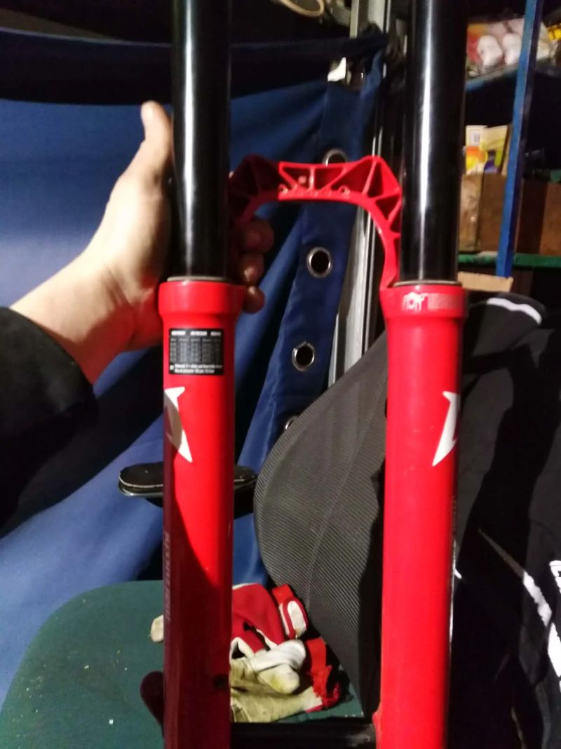 Marzochi Bomber Z1 na kole asi 4 mesice pouzivana !!!