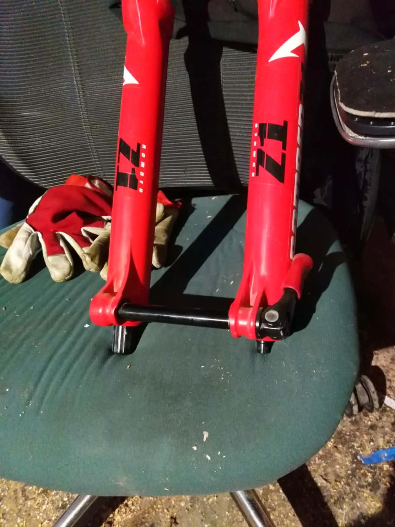 Marzochi Bomber Z1 na kole asi 4 mesice pouzivana !!!