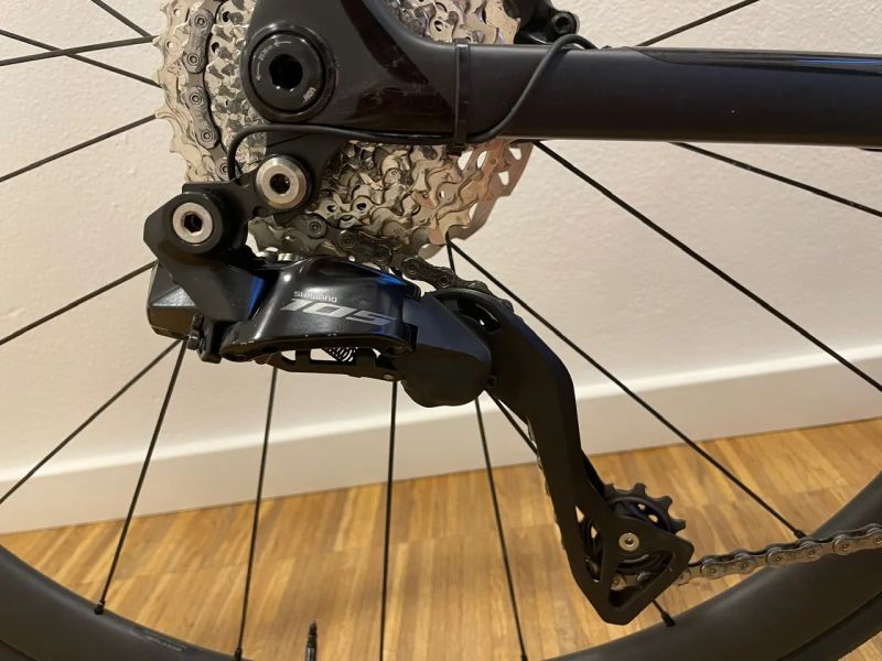 Trek Madone SL 6 Gen 8 Di2 Shimano 105 vel. XL (na postavu 188 cm - 213 cm)