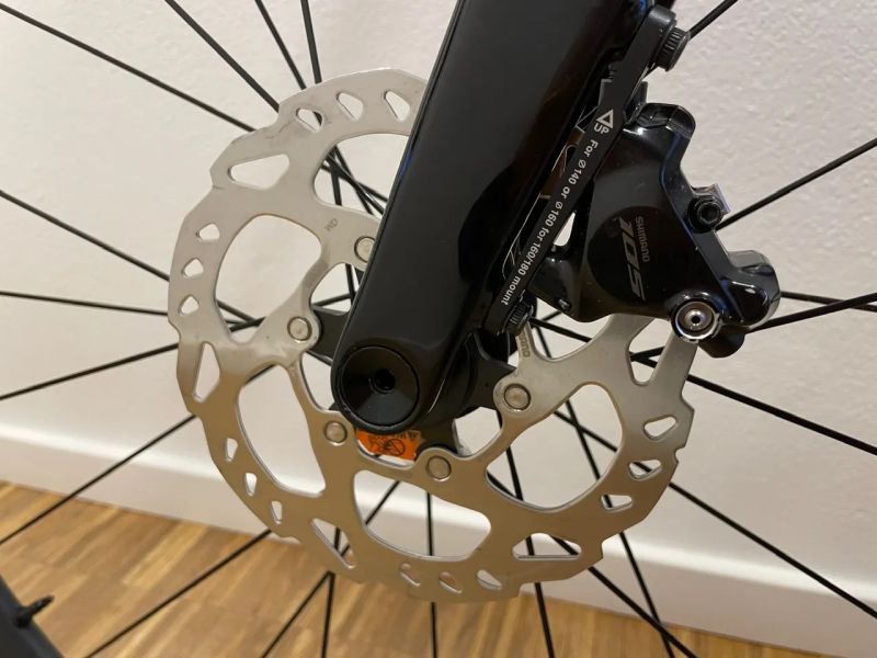 Trek Madone SL 6 Gen 8 Di2 Shimano 105 vel. XL (na postavu 188 cm - 213 cm)