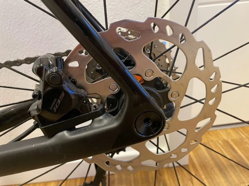 Trek Madone SL 6 Gen 8 Di2 Shimano 105 vel. XL (na postavu 188 cm - 213 cm)