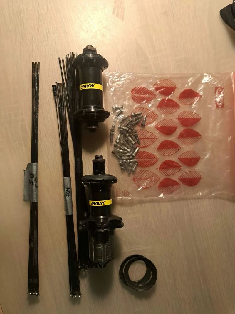 Mavic Aksium rozpletené