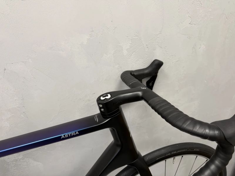 Silniční kolo Basso Astra, Shimano 105 Di2, vel. 56