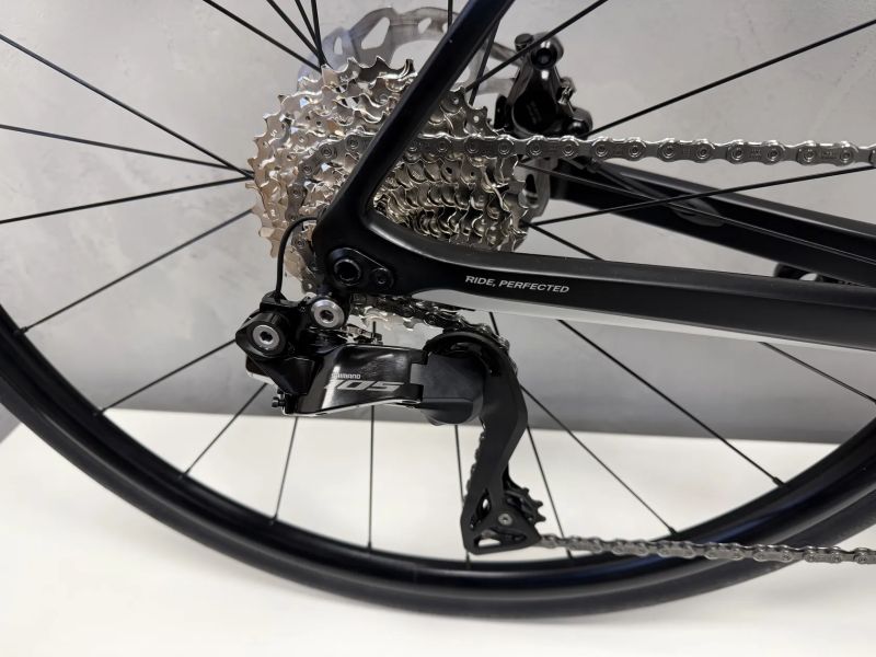 Silniční kolo Basso Astra, Shimano 105 Di2, vel. 56