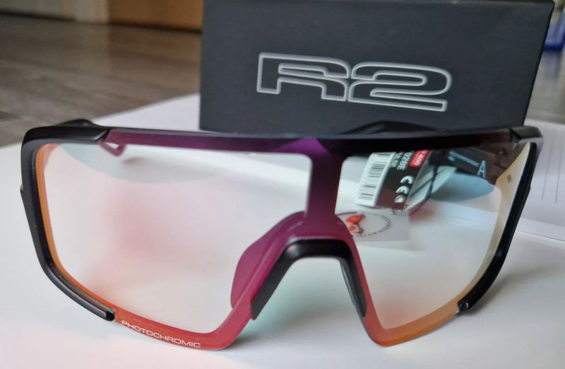 R2 Impulse AT028E fotochromatické - záruka