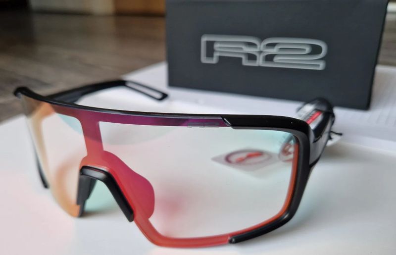 R2 Impulse AT028E fotochromatické - záruka