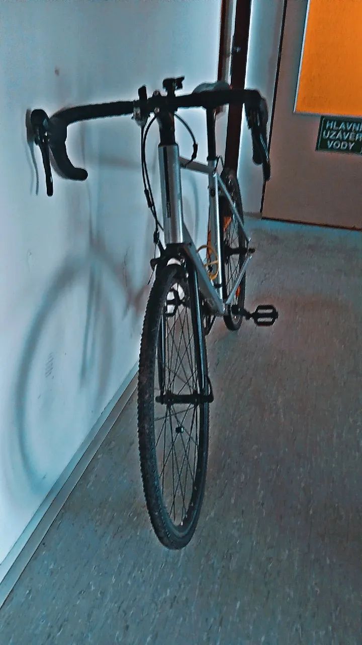 Prodám Silniční kolo značky Triban