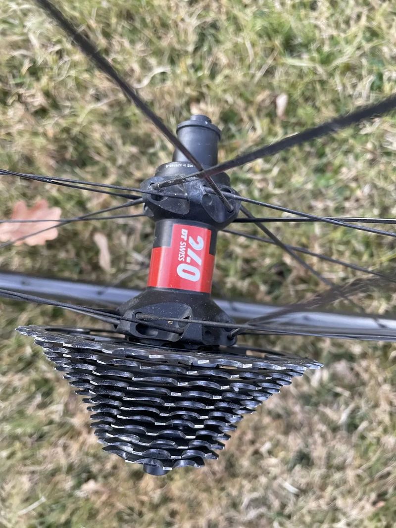 Prodám klasická silniční kole EIE 45mm, DTS240