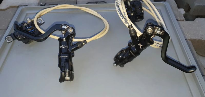 Brzdy Formula RX vč. nových destiček.